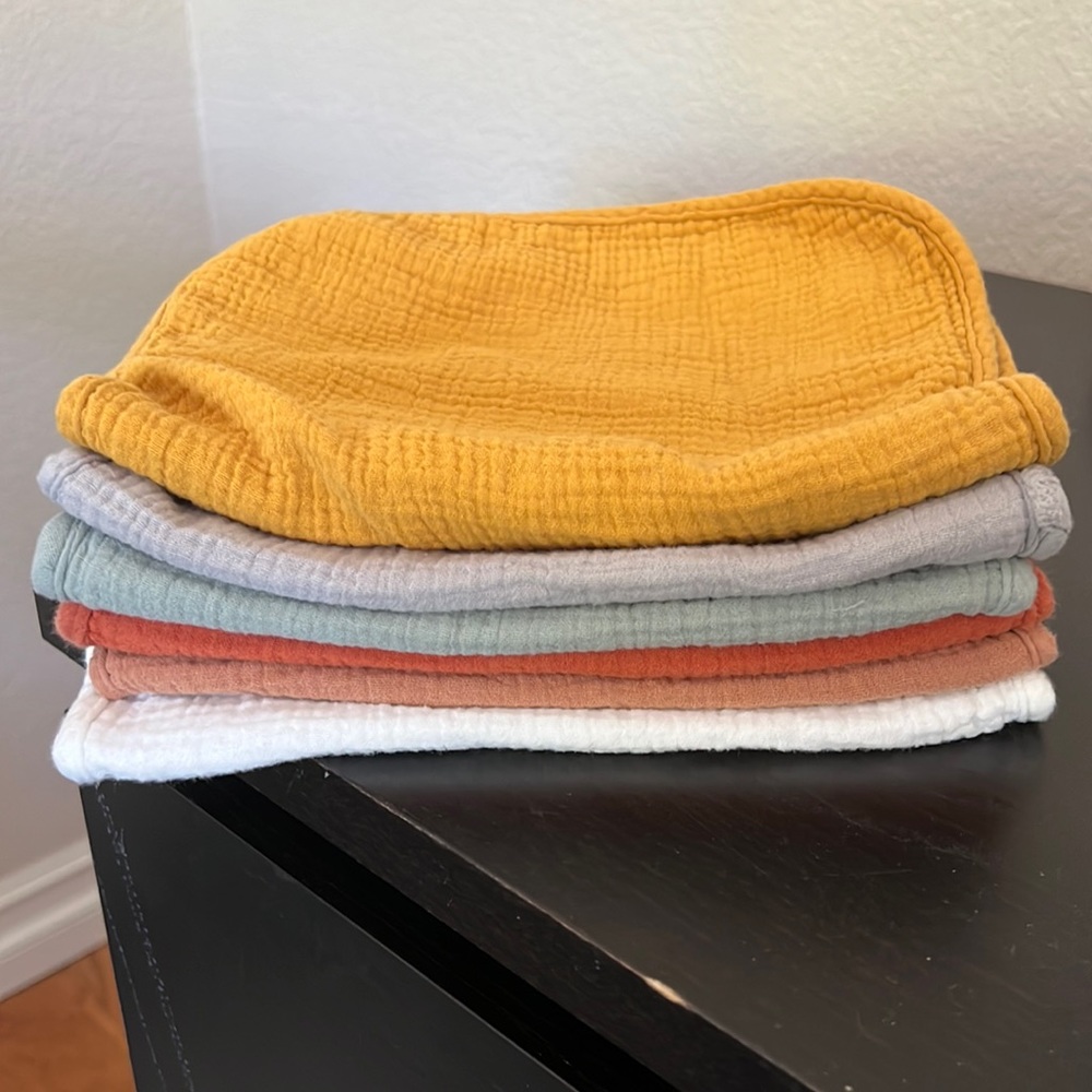 6 Muslin Burp Cloths